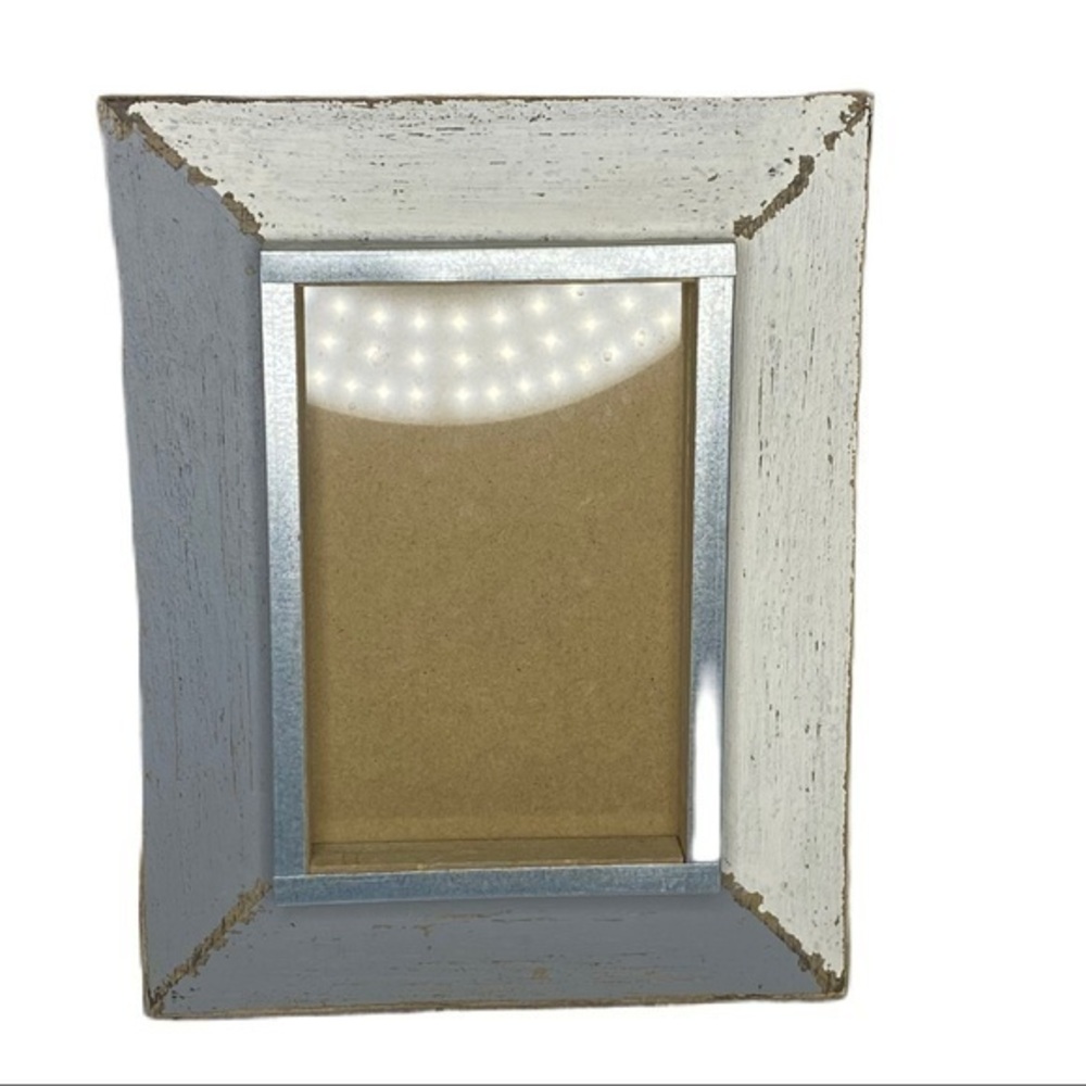 Foreside LLC Wooden Picture Frame Metal Accents 5x7 Photo Size
